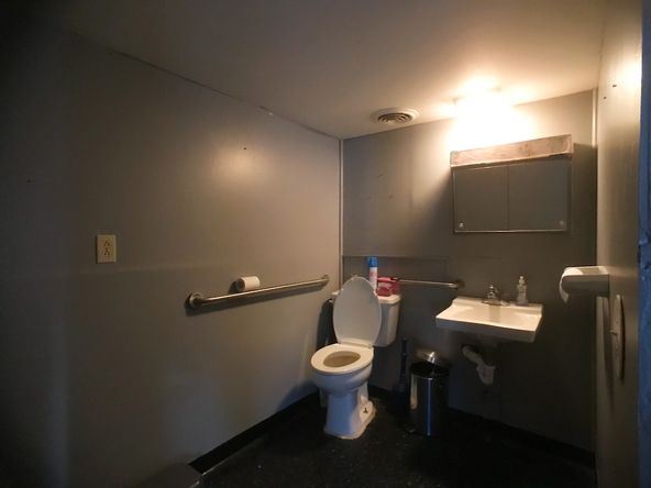 1722 N Jackson St, Litchfield, IL 62056